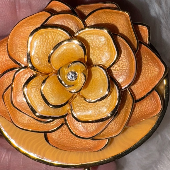 Joan Rivers RARE  Vintage Stunning Trinket Box With Beautiful Earrings! - Picture 16 of 16